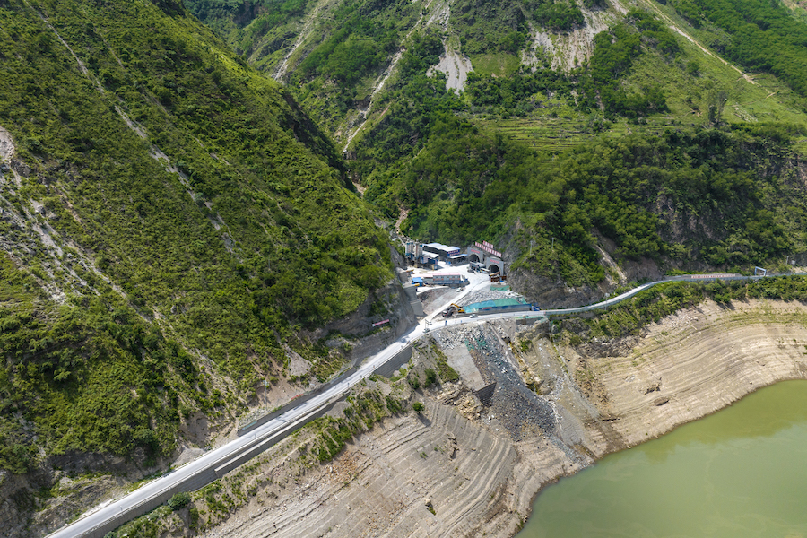 沿江高速金寧段3標(biāo) (王家屋基隧道遠(yuǎn)景).jpg